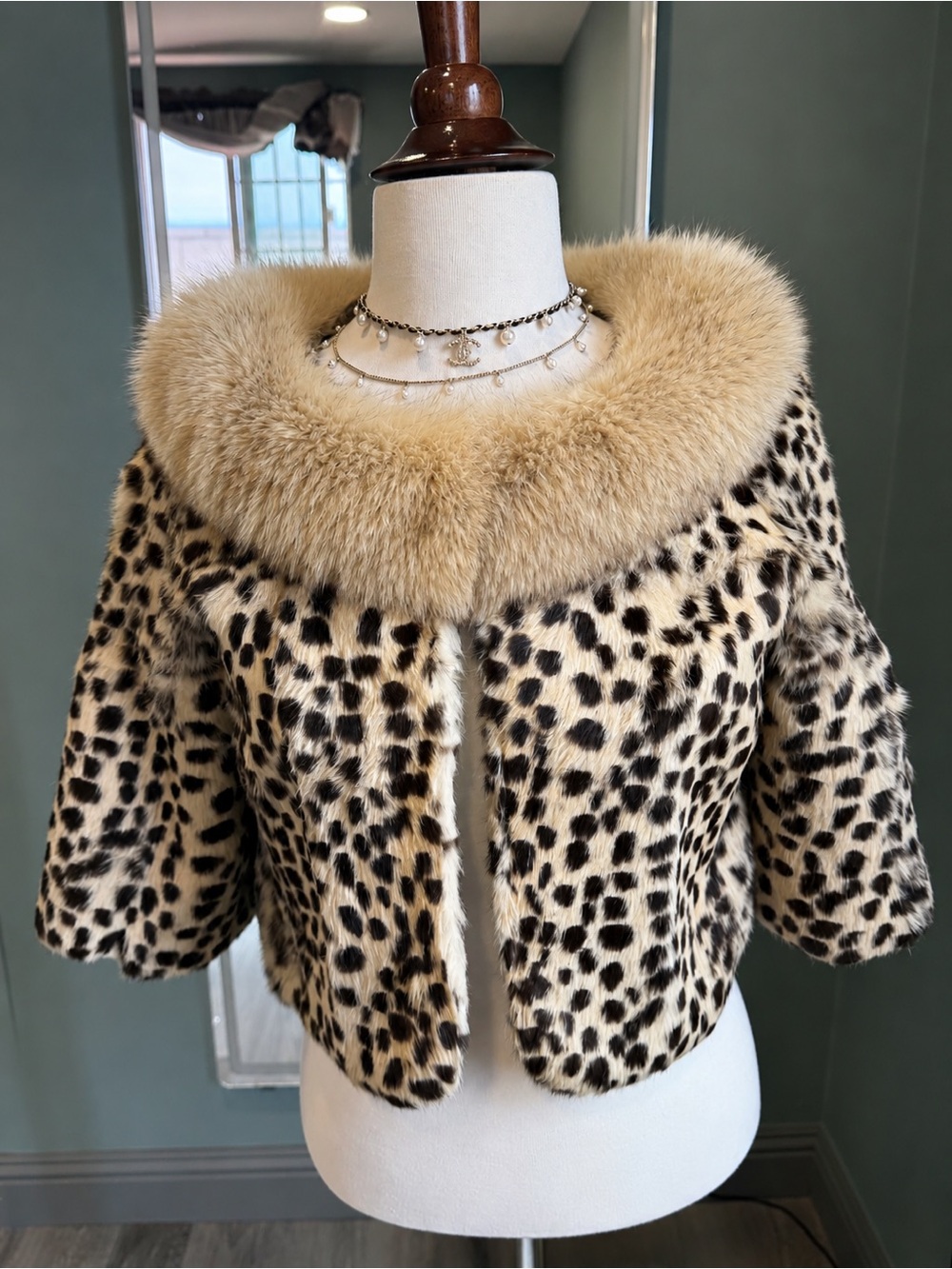 Vintage Leopard Print Real Fur Cropped Coat with Plush Real Fox Collar